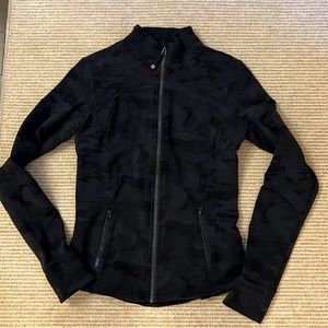 Lululemon black zip up fits 6-8